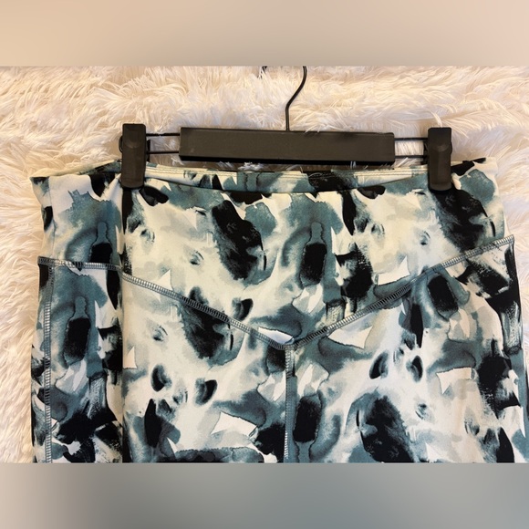 Marissa Olivia Abstract Patterned Leggings - Picture 9 of 16